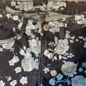 American eagle floral denim stretch jegging jeans size 6 EUC
